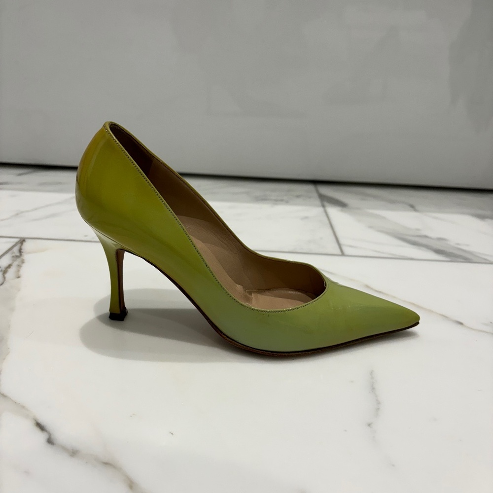 Manolo Blahnik Patent Leather Pumps Size EU35 / 5B - Picture 5 of 10